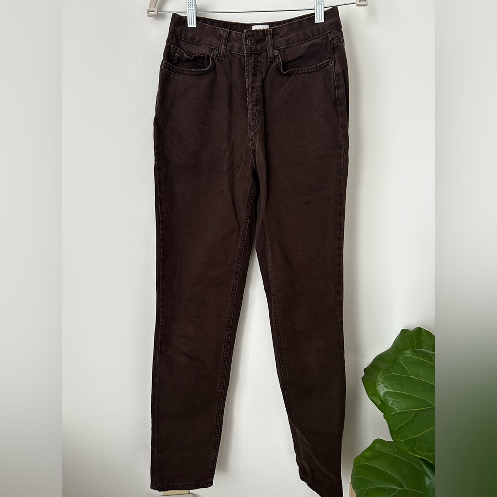 BDG chocolate brown high rise mom jeans. Size 25.